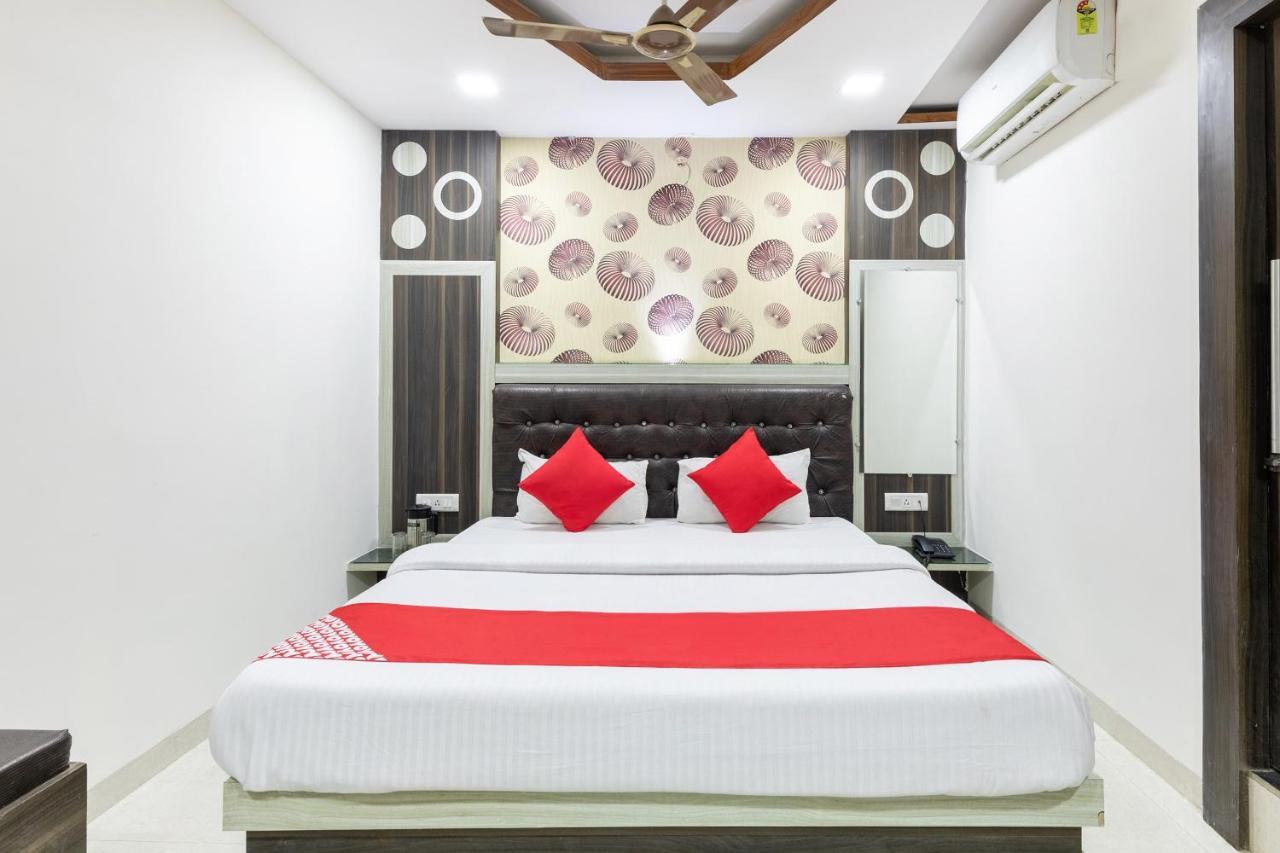 Oyo 45301 Hotel Om Palace Sāgar Dış mekan fotoğraf