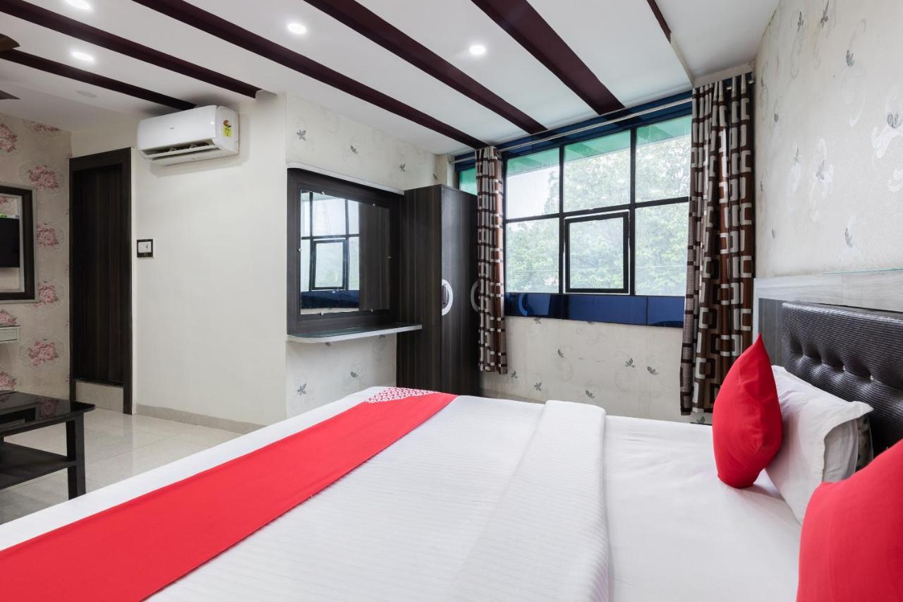 Oyo 45301 Hotel Om Palace Sāgar Dış mekan fotoğraf