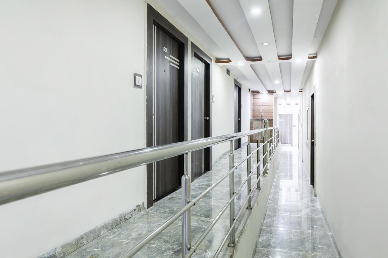 Oyo 45301 Hotel Om Palace Sāgar Dış mekan fotoğraf