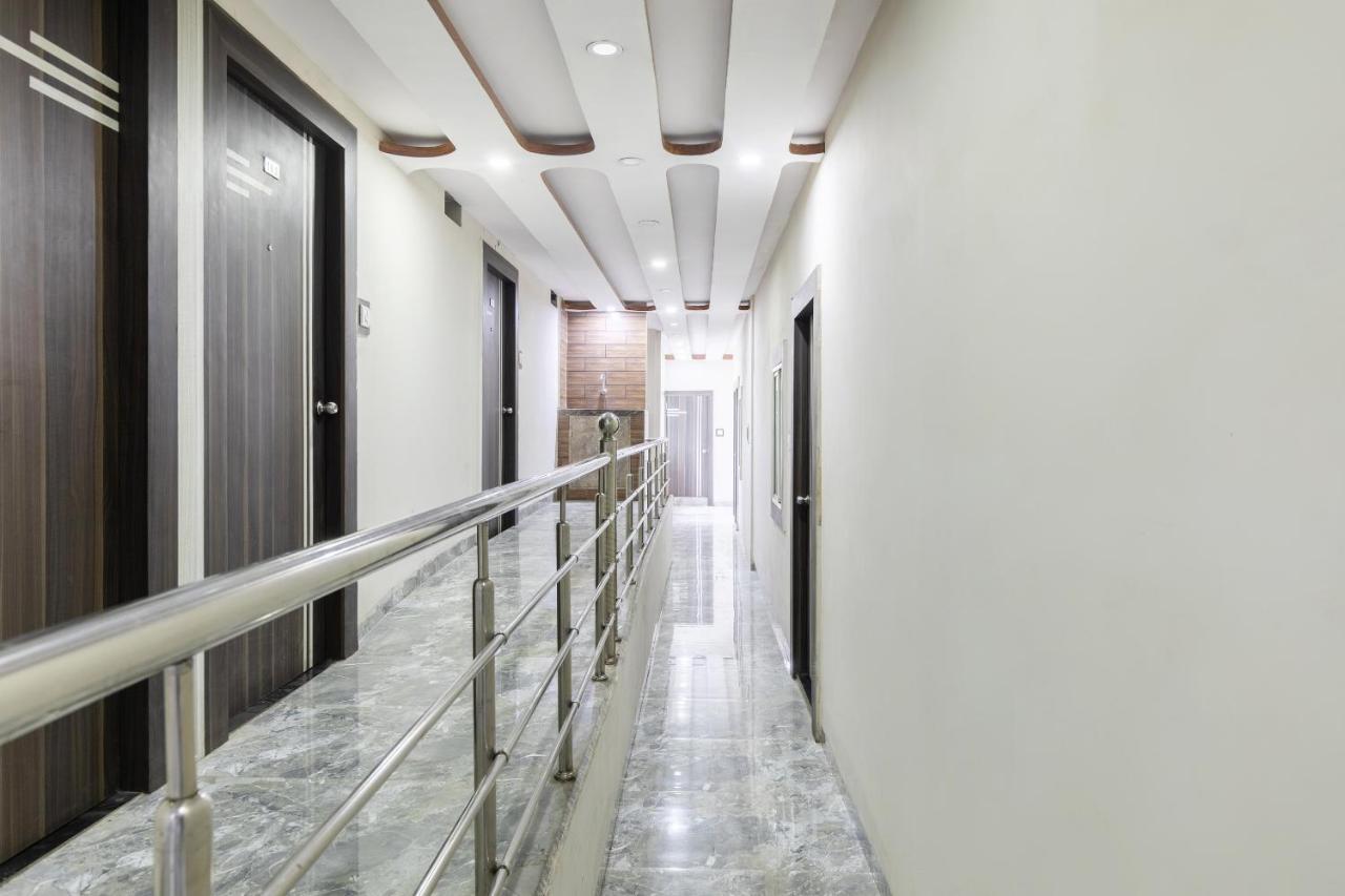 Oyo 45301 Hotel Om Palace Sāgar Dış mekan fotoğraf