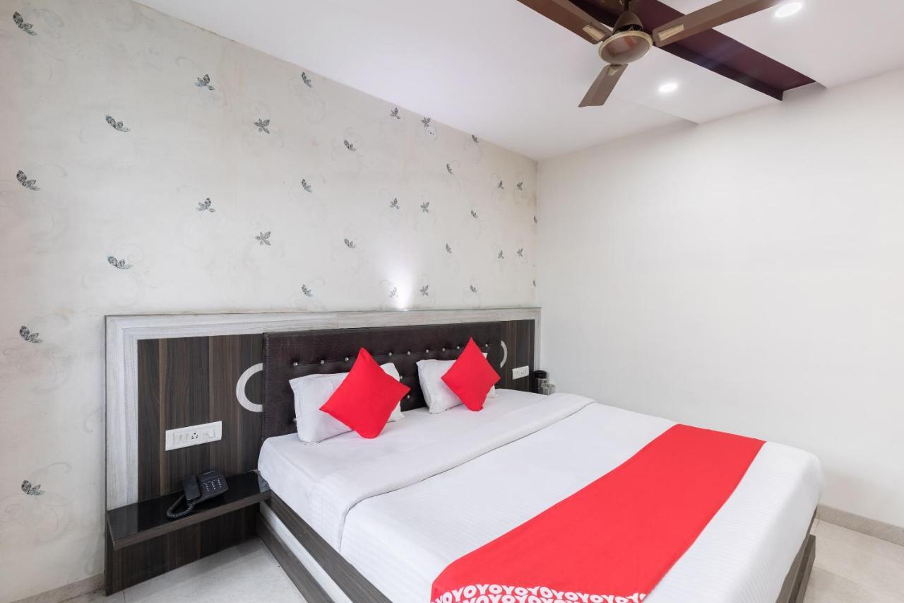 Oyo 45301 Hotel Om Palace Sāgar Dış mekan fotoğraf