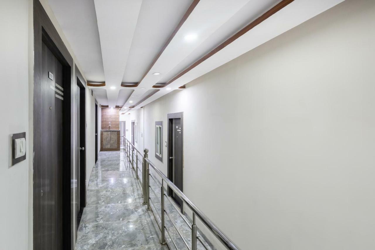 Oyo 45301 Hotel Om Palace Sāgar Dış mekan fotoğraf