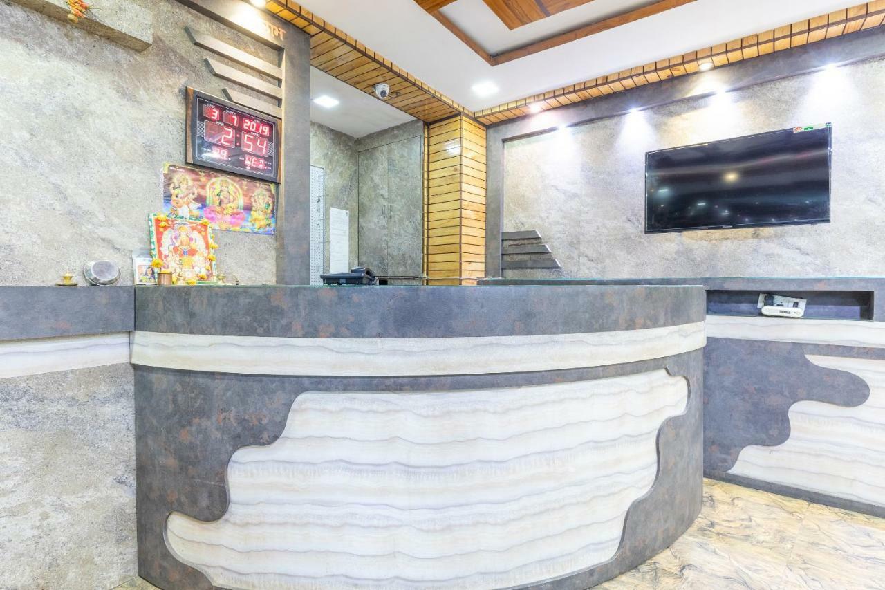 Oyo 45301 Hotel Om Palace Sāgar Dış mekan fotoğraf
