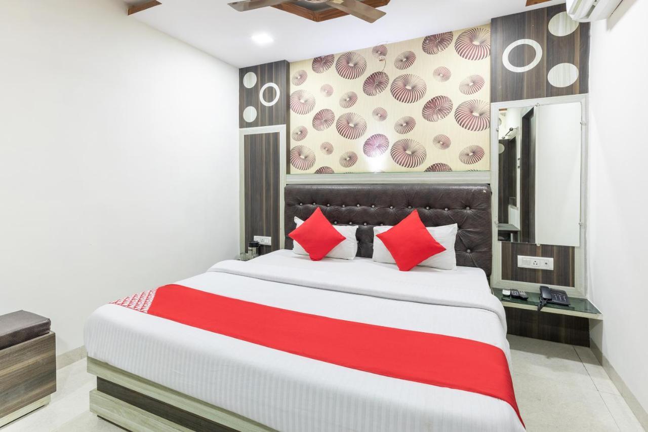 Oyo 45301 Hotel Om Palace Sāgar Dış mekan fotoğraf